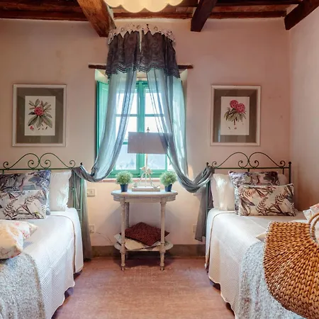 Gufo Villa Lucca